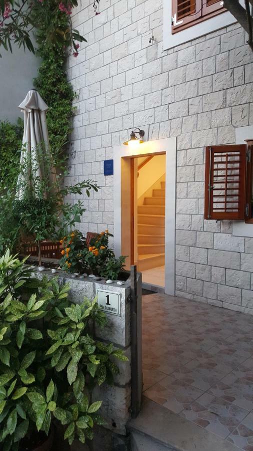 Oleander Apartment & Room Centar Hvar Town Exterior photo